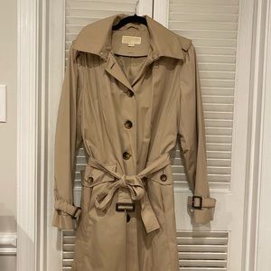 Hooded Michael Kors rain jacket. EUC.